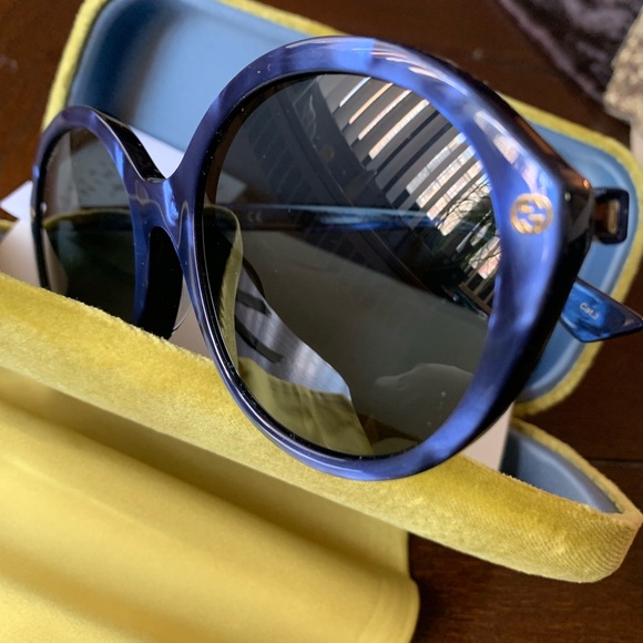 Authentic Gucci 57mm Oversized Round Tortoiseπ¦ - Picture 3 of 8